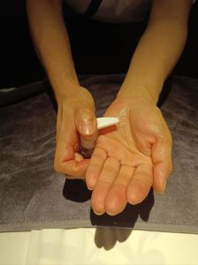 怎么洗被紫薯染色的手_紫薯染色巧清洗，多种方法轻松除！