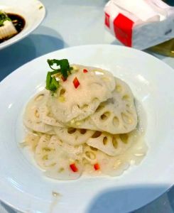 姜汁藕片的家常做法_清爽开胃姜汁藕片，夏日解腻家常菜