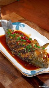 红烧鲫鱼刺多吗_鲫鱼虽多刺，但鲜嫩营养，红烧干炸蒸蛋皆美味