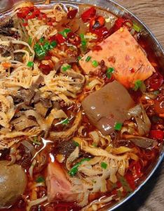 毛血旺一般放几种食材_麻辣鲜香，冬日暖心菜