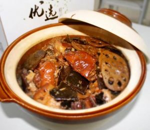 B站高清视频双人美食体验：探索传统菜肴创意做法及多样食材搭配的美食文化之旅