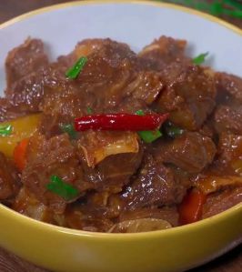 盘县黄焖牛肉做法_贵州小黄牛的软糯魅力