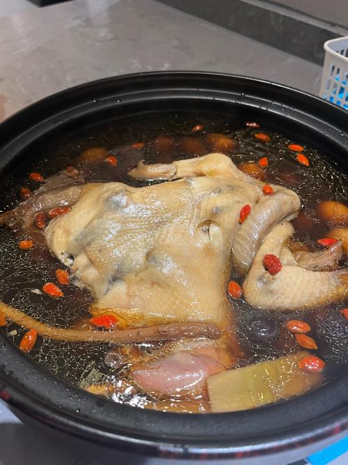 炖全鸡的做法大全家常_家常炖鸡去腥增鲜小妙招 炖全鸡的做法大全家常_家常炖鸡去腥增鲜小妙招