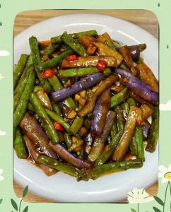长豇豆炒茄子的家常做法_炸豇豆茄子，香脆入味！