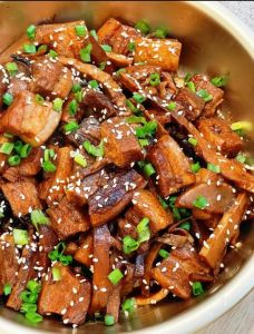 笋炖肉的家常做法_家常美味，营养防癌
