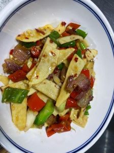 脆笋炒肉的做法大全_香辣竹笋炒肉，五花肉炒脆笋，下饭家常菜