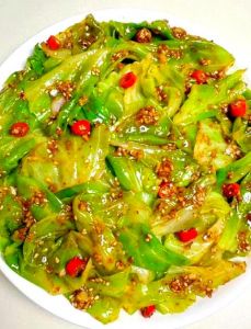 炝大头菜的家常做法_清爽家常凉菜，蒜醋香辣味！