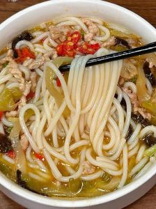 汤粉各种做法大全_米线6种风味，鲜弹酸辣清爽，家常美味！