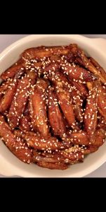 纯可乐鸡翅正宗做法_可乐鸡翅选翅根，焯水入味煎金黄，不加盐甜香可口