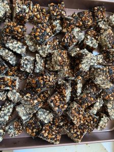 麦芽糖花生糖做法窍门_麦芽糖糯米粉做花生糖，甜香酥脆！