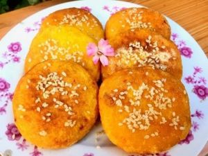 南瓜蛋糕的做法_巧克力甘纳许南瓜蛋糕奶油制作及巫师帽装饰