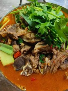 咸狗肉火锅做法大全_热气腾腾狗肉火锅香浓味美
