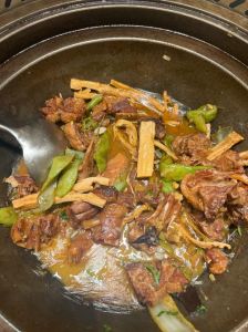 家常乱炖的做法图解_玉米五花肉豆角香浓可口