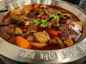 河南新乡红焖羊肉的做法_鲜嫩醇厚，暖心暖胃！