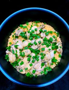 海鲜饭的做法_海鲜蔬菜焖饭，鲜美营养
