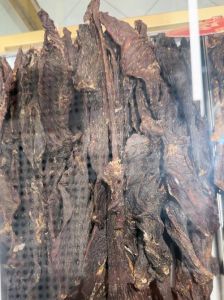 正宗风干牛肉干的做法_自制风干牛肉干，选肉腌制干燥全攻略
