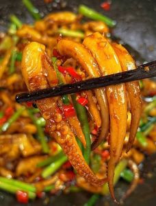 大鱿鱼须需要焯水吗_干锅鱿鱼须，家常美味做法