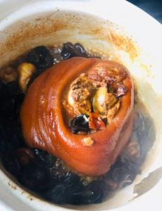 熟肘子肉能做什么炒菜_卤肘子肉做法多，炒着吃也鲜美
