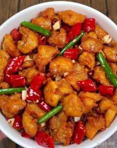 宫保鸡丁和辣子鸡最大区别_宫保鸡丁酸辣 vs 辣子鸡丁麻辣，口味大不同！