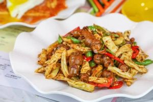生肠嘌呤高吗_痛风高尿酸慎吃猪大肠