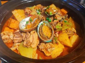 鸡子烧鲍鱼的家常做法_实惠家常鲍鱼鸡汤，鲜美下饭，做法多样！