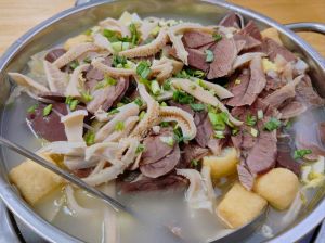 苏州藏书羊肉做法_藏书羊肉白芷香浓，火候讲究，配粉丝白菜味道佳