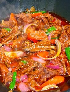 焗羊肉的做法大全_红酒炖羊肉做法多 色泽红亮味鲜美
