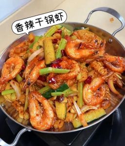 虾煲的家常做法大全_蒜蓉蒸虾椒盐虾茄汁虾等，简单美味！