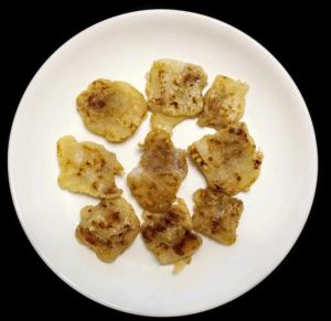 盐煎肉的家常做法_盐煎肉咸香平衡，蒜苗增香焦香可口