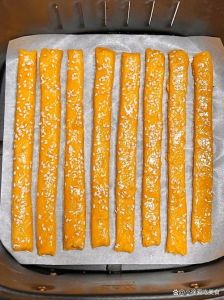 烤番薯条的家常做法_家常烤红薯条，简单美味！