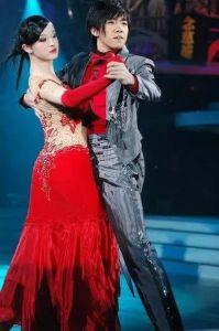 小鲜肉被猛撞弄哭事件背后的故事与相关细节分析