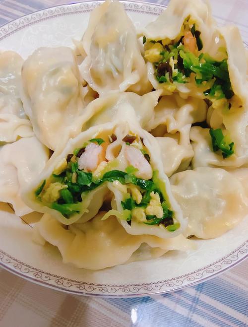 黄瓜虾仁水饺的做法_鲜美营养，做法简单！