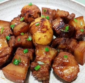 鸡蛋炖肉家常做法_红烧肉炖鸡蛋做法多，家常美味营养！