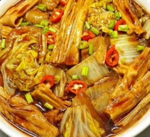 白菜肉炖豆腐的做法_家常豆腐白菜肉末炖，鲜香软糯味道好