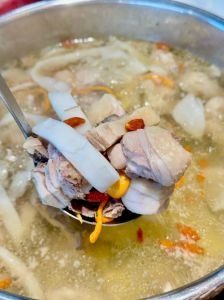 广东清汤鸡火锅的做法_鲜醇汤底，暖心美味