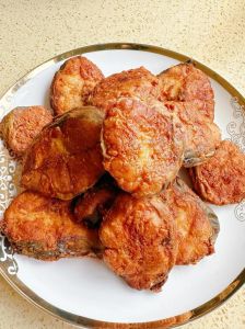 干煎鲅鱼最正确的方法_胡椒柠檬腌鲅鱼，干煎外酥里嫩香