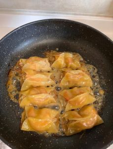 锅贴的家常做法大全_家常锅贴5款做法，酥脆鲜美，美味易学！