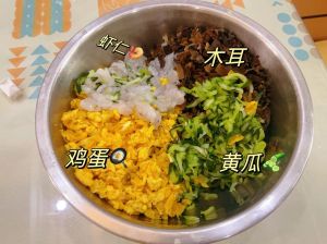 虾仁馅饺子做法_新鲜虾仁配蔬菜，多味馅料饺子香