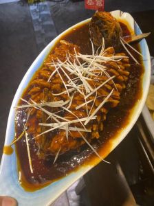 脆皮鱼最正宗的做法_新鲜鲈鱼鳕鱼，炸得金黄酥脆！