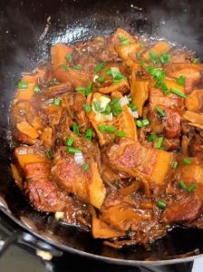 笋干烧肉家常做法大全_笋干烧肉，家的味道，简单美味
