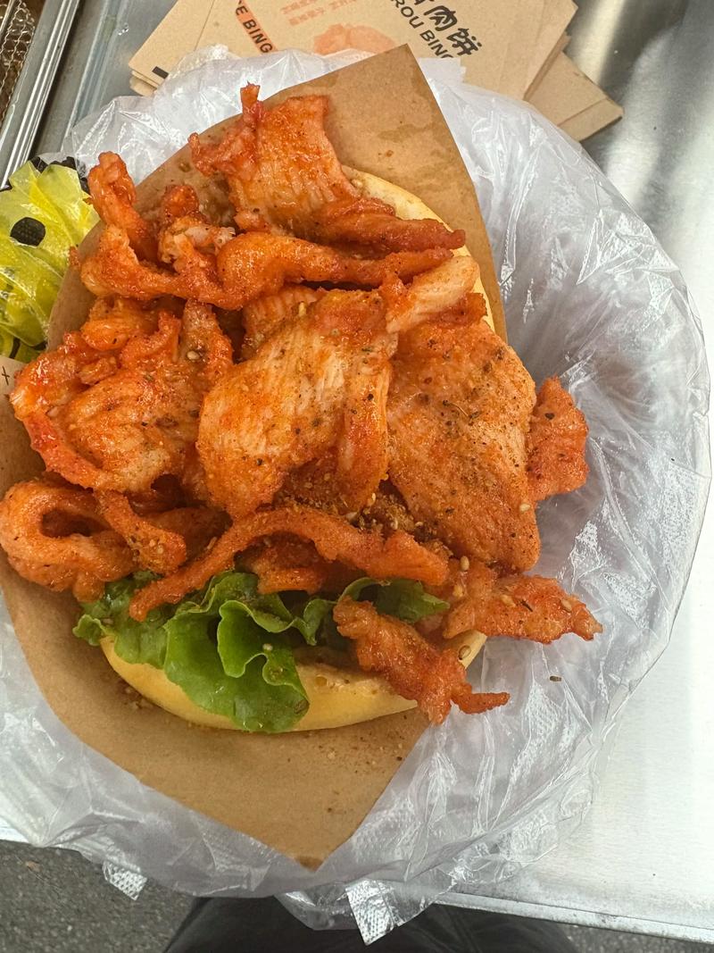 街边的里脊肉饼什么肉_奥尔良鸡肉饼做法，路边摊里脊肉饼有风险