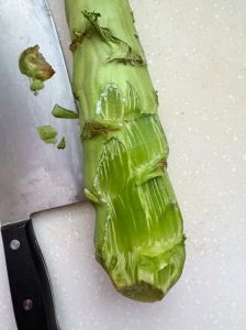 莴笋要去皮吗_莴笋去皮好？营养口感看这里