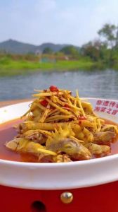 东安鸡是非遗吗_湘菜名菜，酸辣开胃，富民强县，走向世界