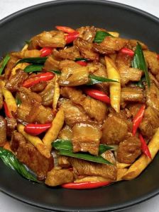 春笋炒肉丝用不用焯水_春笋焯水去涩味更鲜嫩