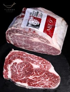 眼肉心和牛柳哪个嫩_牛肉部位不同，嫩度风味各异，眼肉心香甜多汁，牛柳极致嫩滑低脂