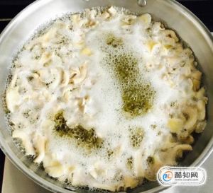 榆黄蘑包饺子用焯水吗_野生榆黄蘑与小黄蘑对比及烹饪方法