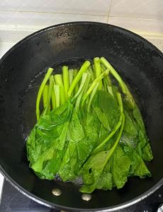 白灼菜心焯水几分钟_掌握时间，爽脆可口