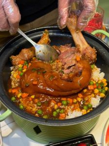 猪肘饭为什么叫猪脚饭_广东特色猪脚饭，软糯弹牙，能量补给！