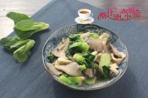 平菇焯水几分钟熟了_焯水平菇3-5分钟，去味增鲜口感佳！