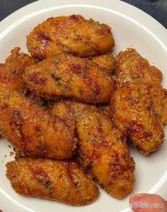 鸡翅三个部位图片_鸡翅分三段，做法不同风味佳！